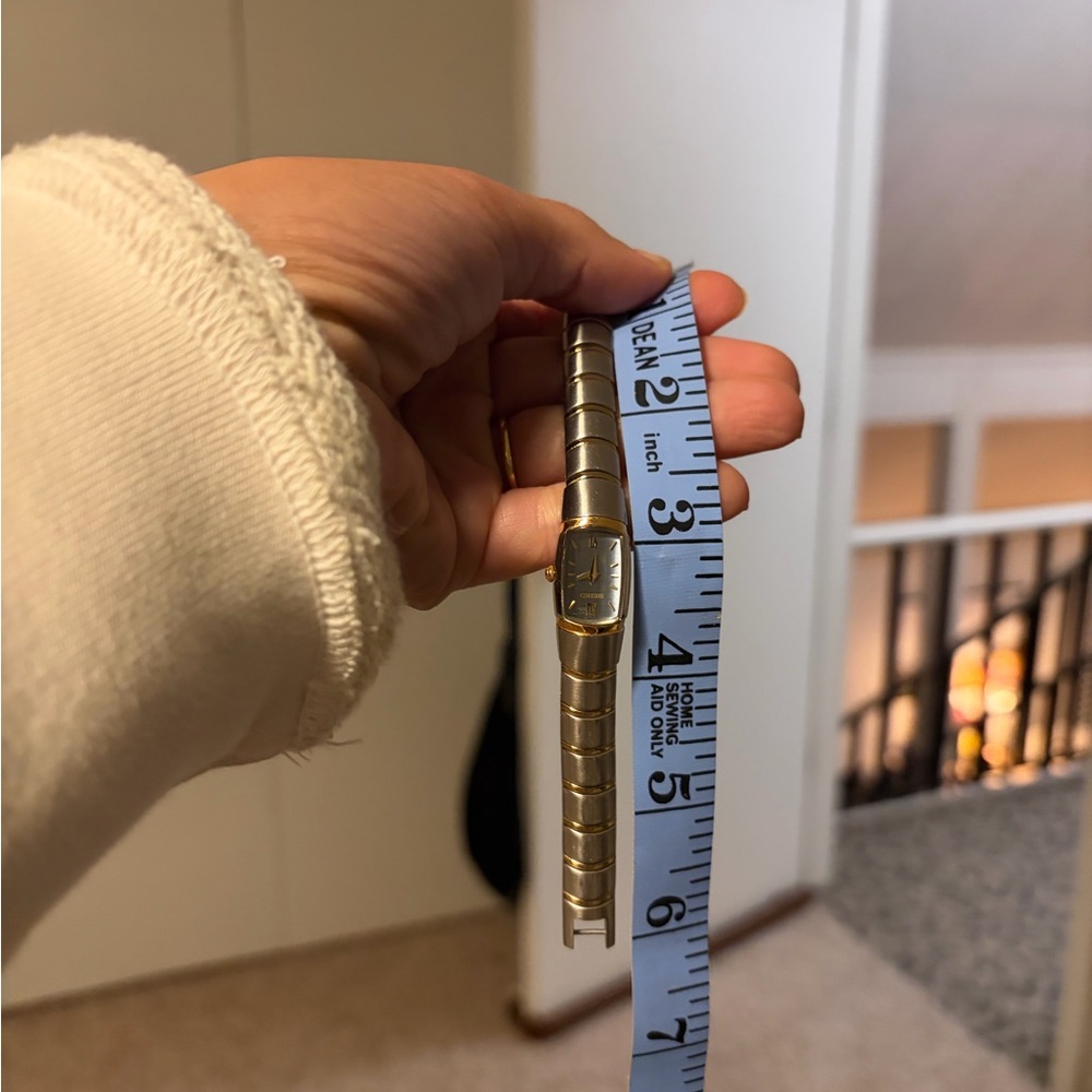 Seiko Gold and Silver Women's Watch - Picture 7 of 8